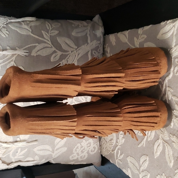 3-Layer Fringe Boot Minnetonka boots - Picture 5 of 16